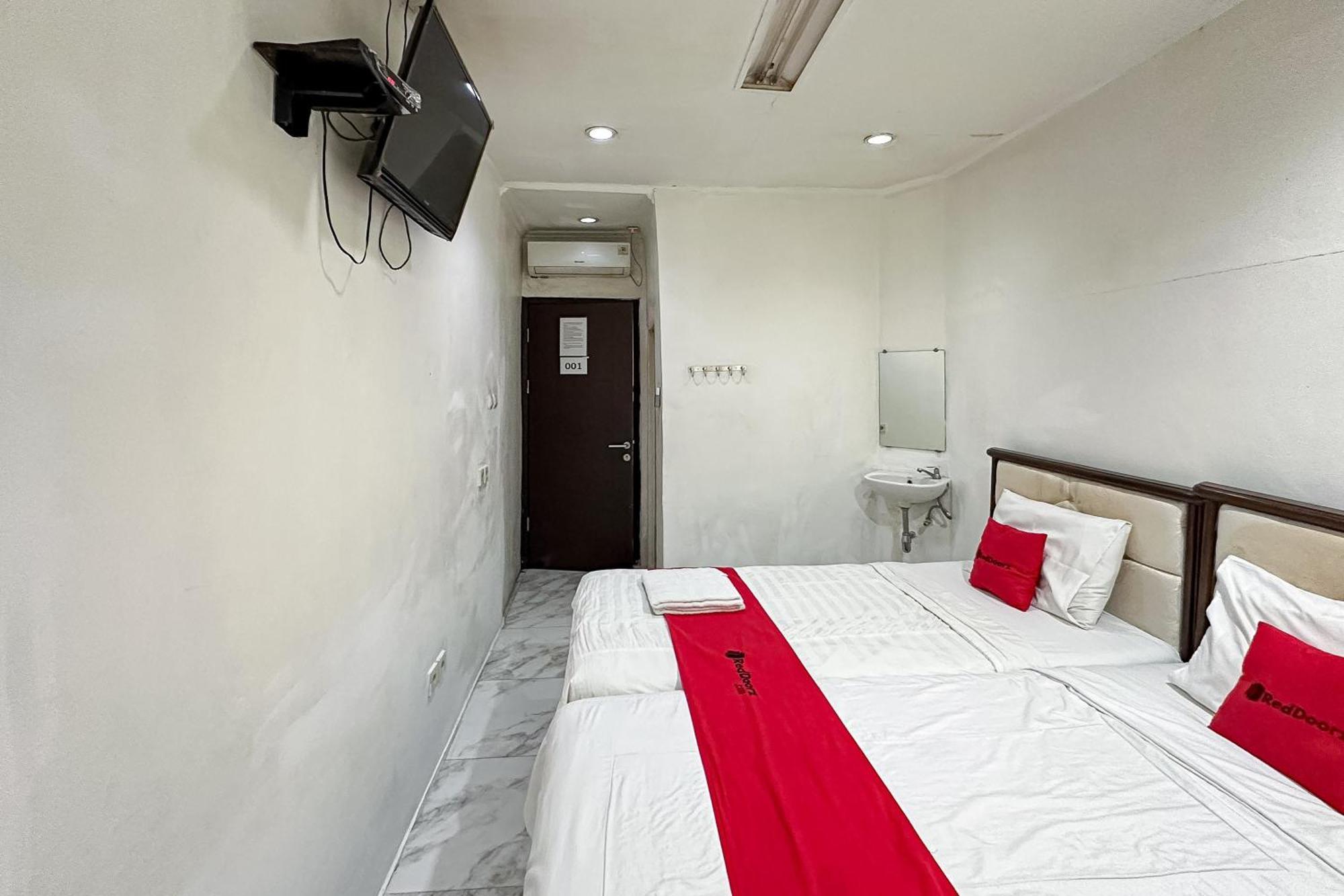 Reddoorz At Taman Galaxy Bekasi Hotel Ngoại thất bức ảnh
